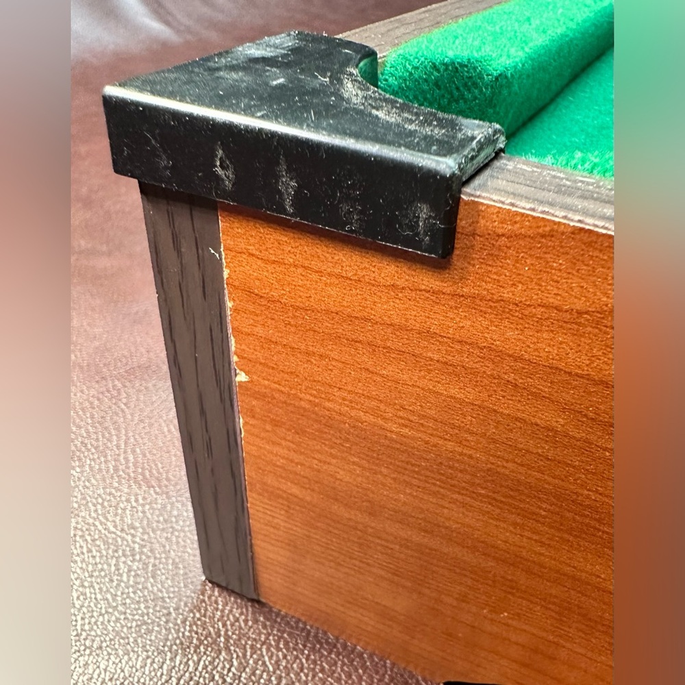 Table top pool table - Picture 6 of 10